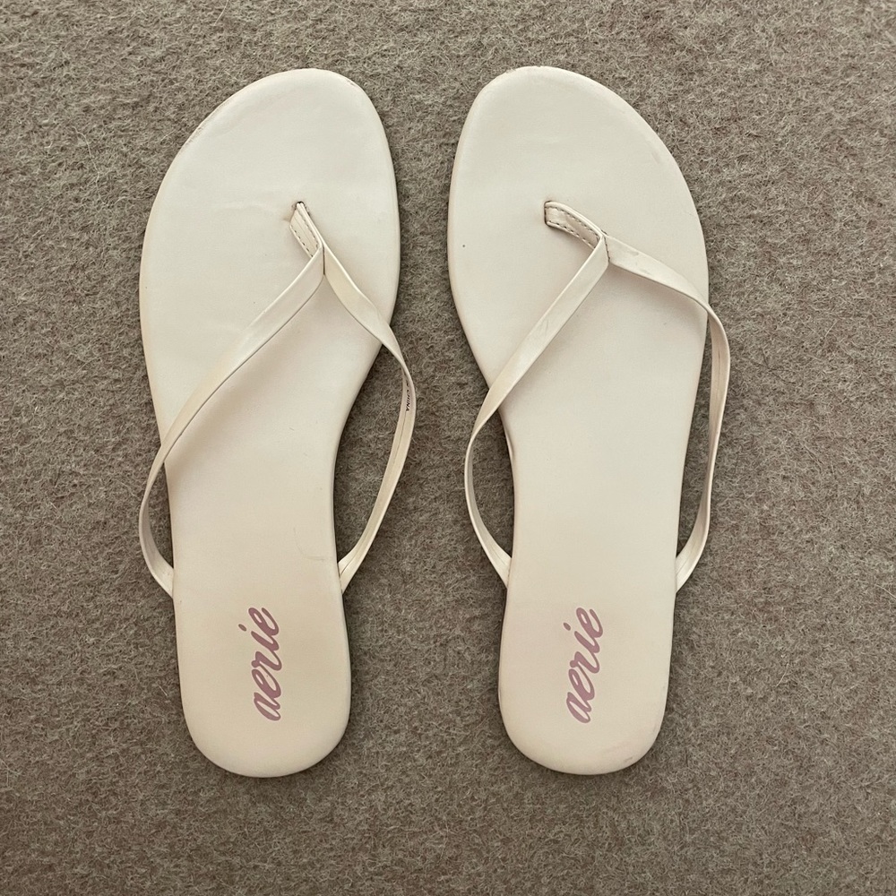 aerie flip flops